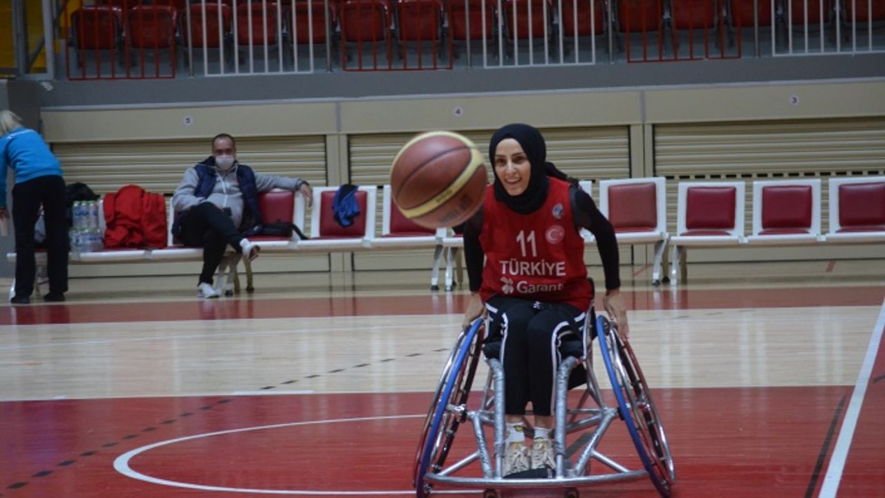 Tekerlekli Sandalye A Milli Kadın Basketbol Takımı'nda hedef Paris Paralimpik Oyunları