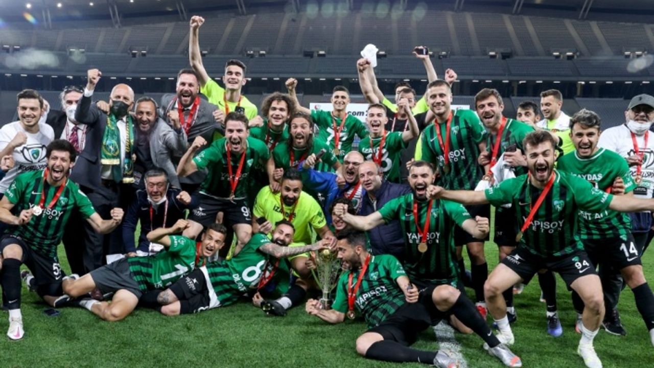 Kocaelispor, 11 yıl sonra TFF 1. Lig'e yükseldi