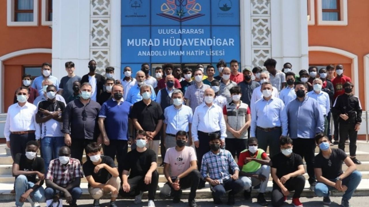 MÜSİAD Bursa Şubesi'nden Uluslararası Murat Hüdavendigar Anadolu İmam Hatip Lisesi'ne ziyaret