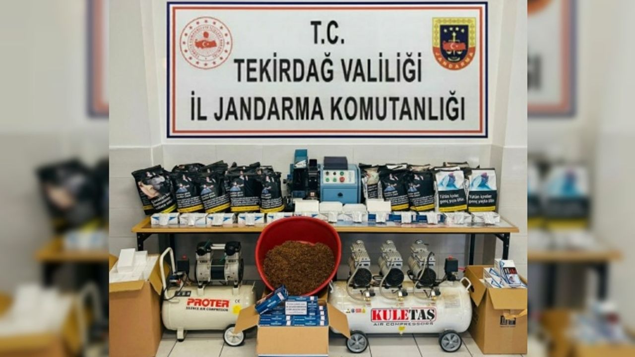 Evde çok sayıda makaron ve kaçak tütün ele geçirildi