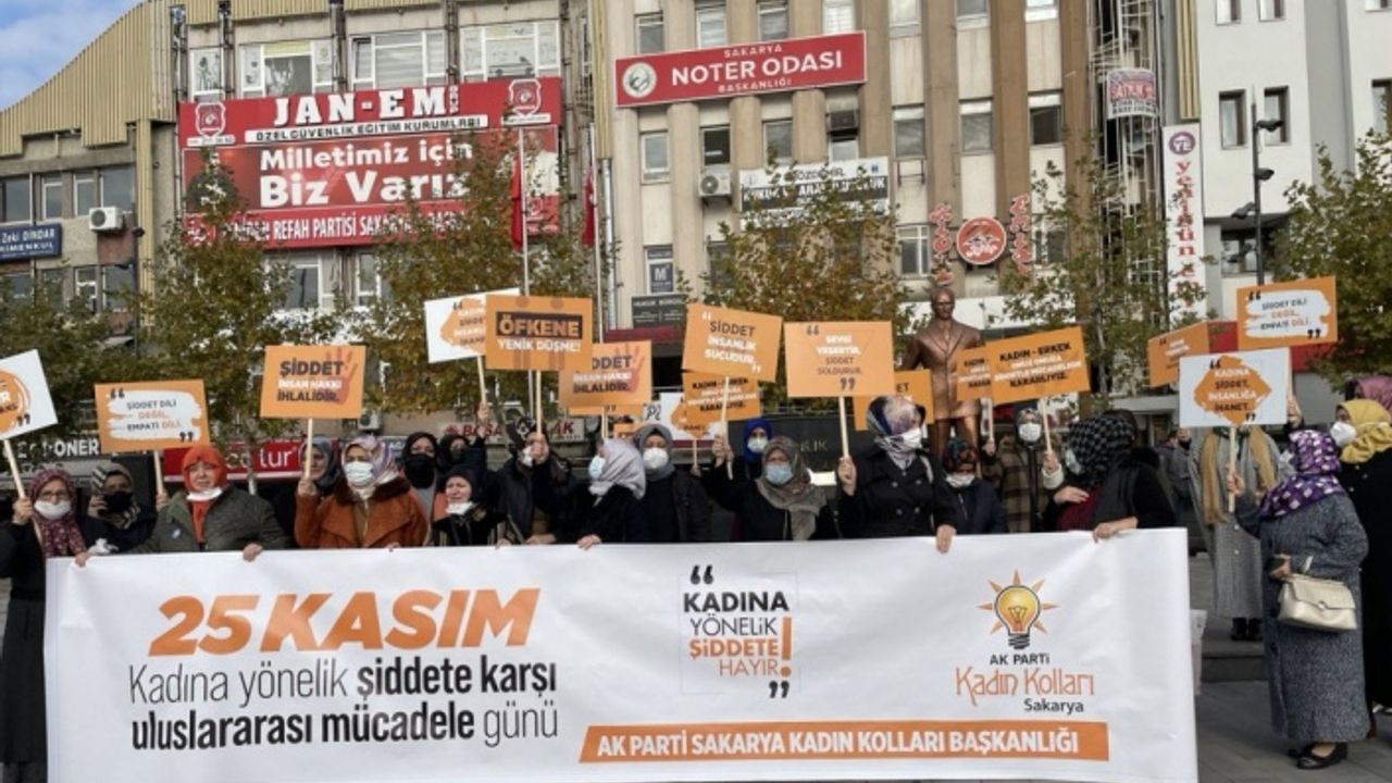 Sakarya, Karabük, Kocaeli ve Düzce'de kadına yönelik şiddet protesto edildi
