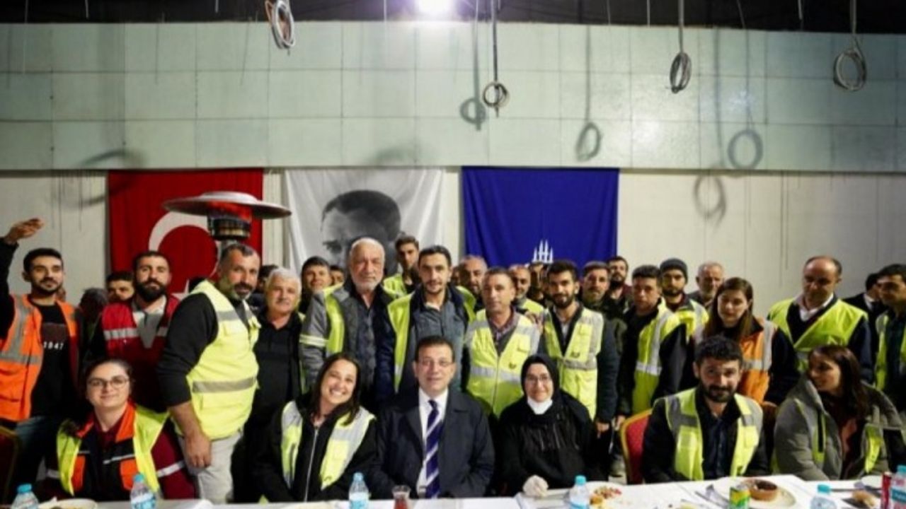 İmamoğlu yerin 25 metre altında metro çalışanları ile iftar yaptı 