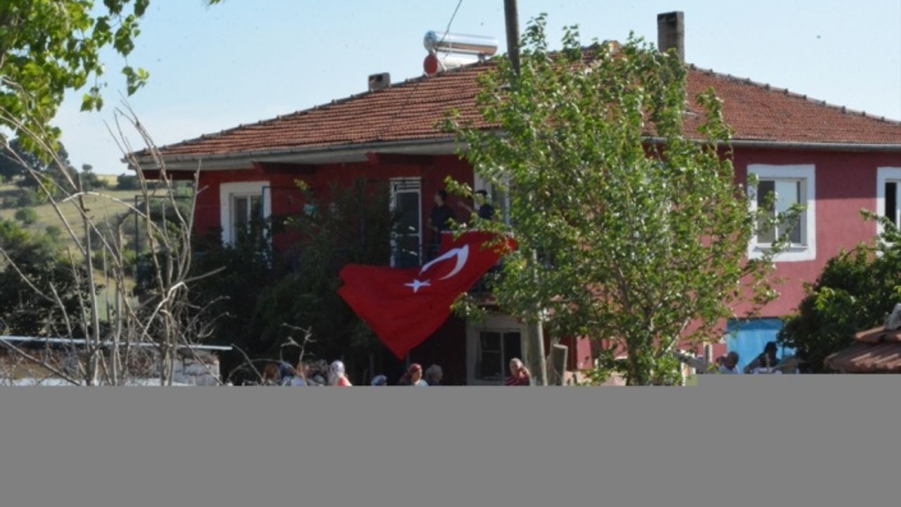 Şehit Uzman Çavuş Ercan Özcan'ın şehadet haberi Balıkesir'deki ailesine verildi