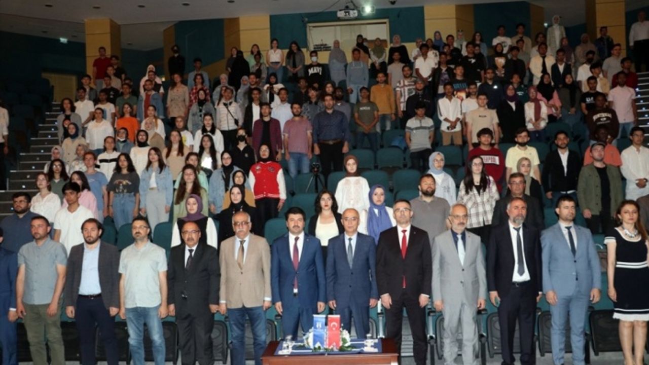 TDK Başkanı Gülsevin, "Dünya Dili Türkçe" konferansında konuştu: