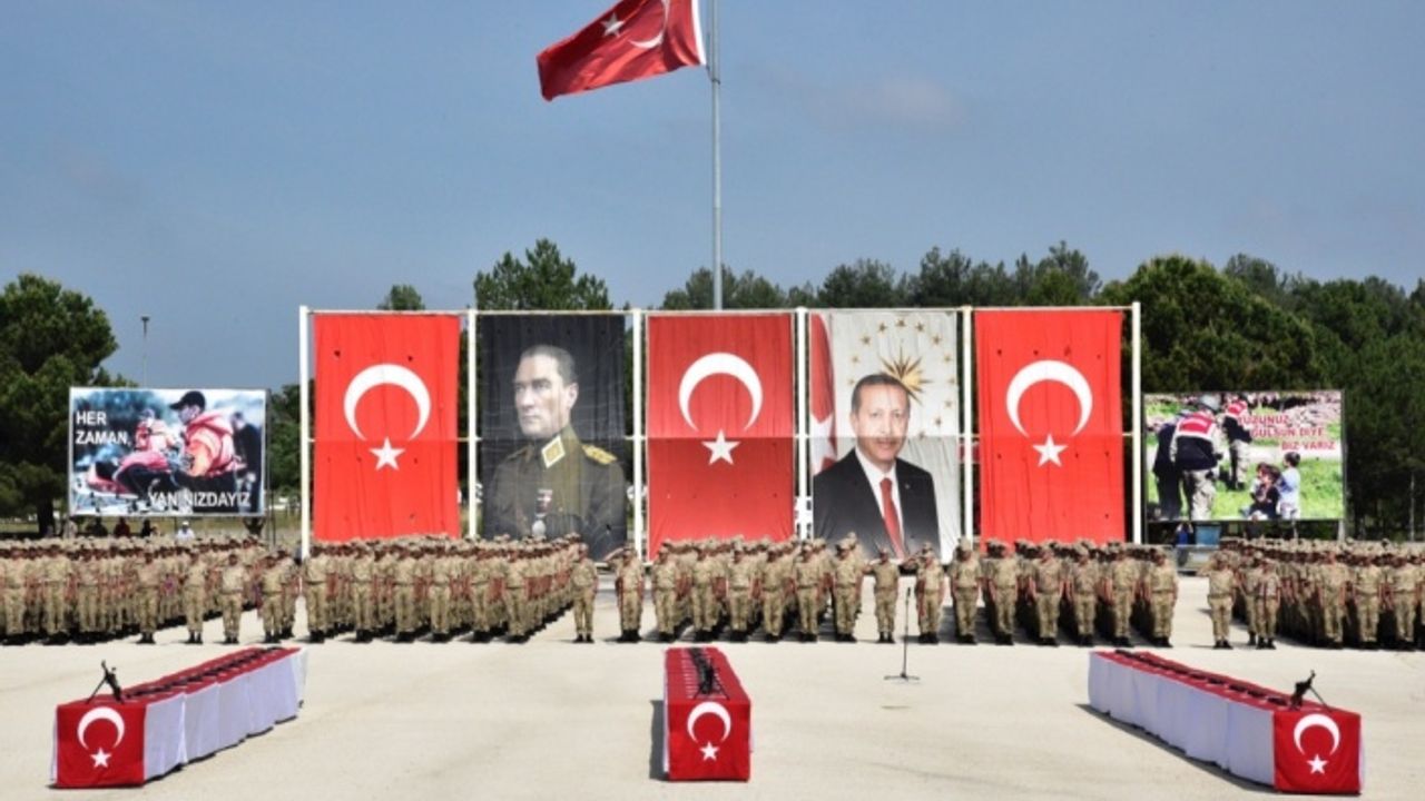 9. Jandarma Eğitim Alay Komutanlığı'nda yemin töreni düzenlendi