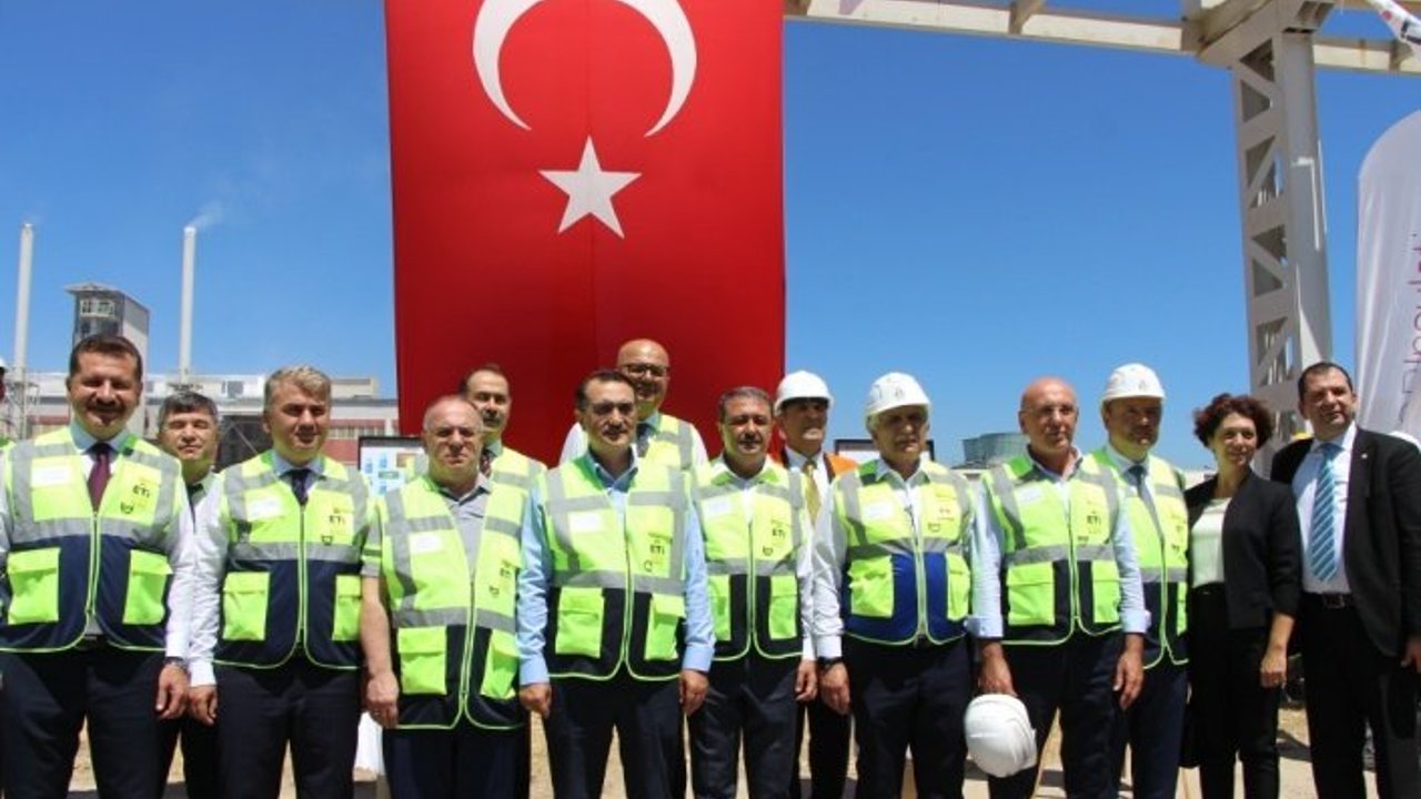 Bakan Dönmez, Bandırma'da Eti Maden Bor ve Asit Fabrikalarında incelemelerde bulundu: