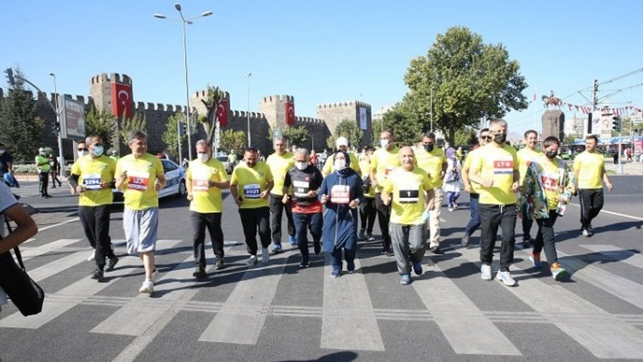 Uluslararası Kayseri Yarı Maratonu'nda heyecan başlıyor