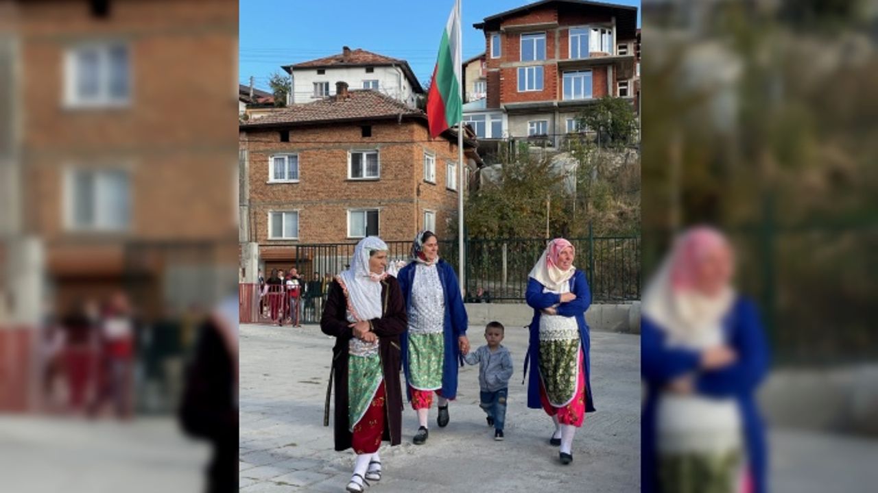 Ribnovolu Müslümanlar yöresel kıyafetleriyle düğün yapma geleneklerini asırlardır yaşatıyor
