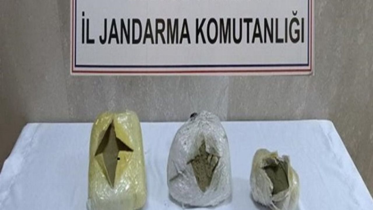 Bingöl’de dere yatağına gizlenmiş esrar ele geçirildi