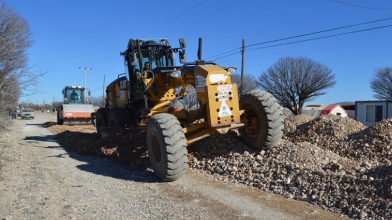Büyükşehir bozuk yolları konforlu hale getiriyor