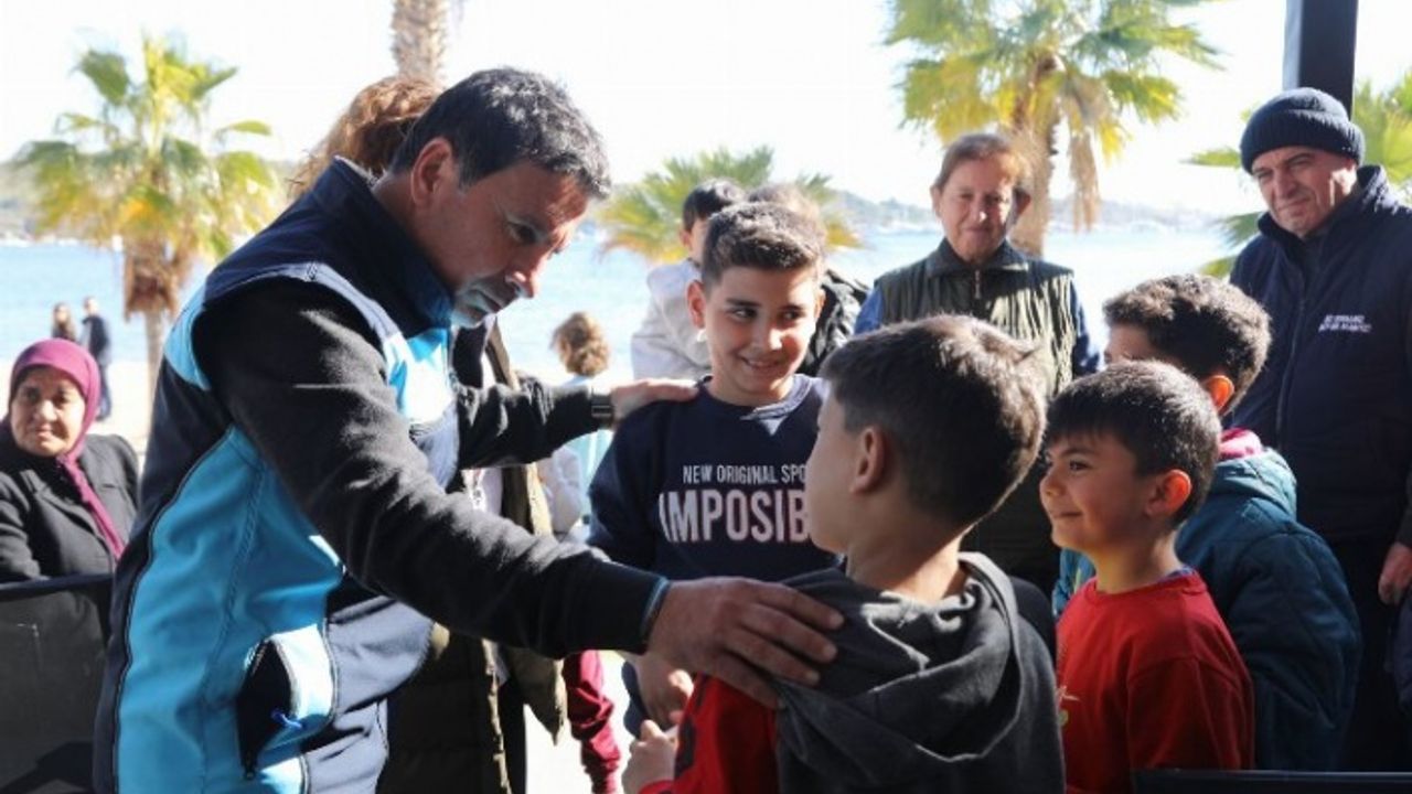 Afet bölgesi dönüşünde Bodrum'da depremzedeleri ziyaret etti