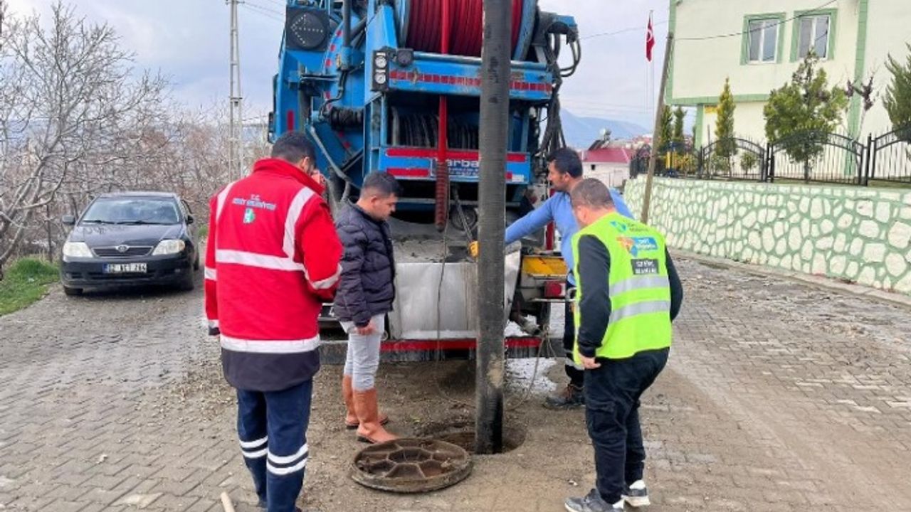 İzmit Belediyesi ve İBB selin yaralarını sarıyor