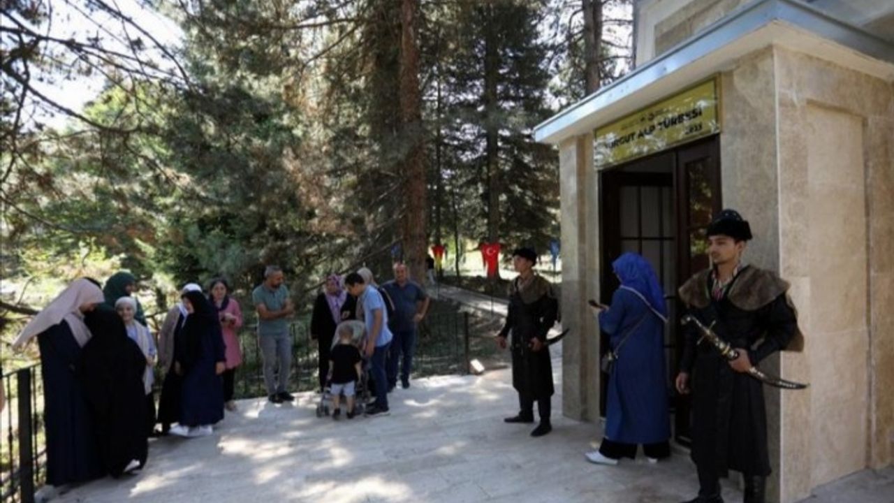 Bursa İnegöl 'Ecdadın İzinde'... Turgut Alp'e geziler başladı