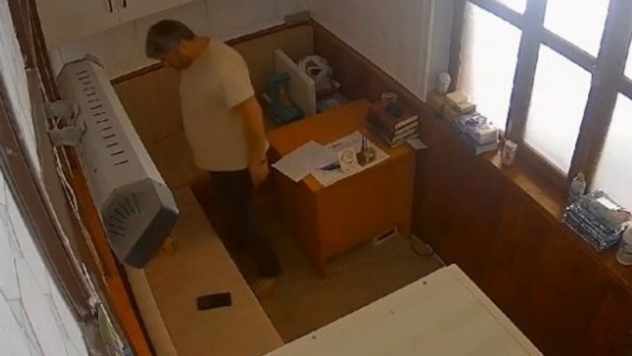 İmam odasında skandal! Düzce'de imam toplanan paraları sayarken cebine atmaya çalıştı!
