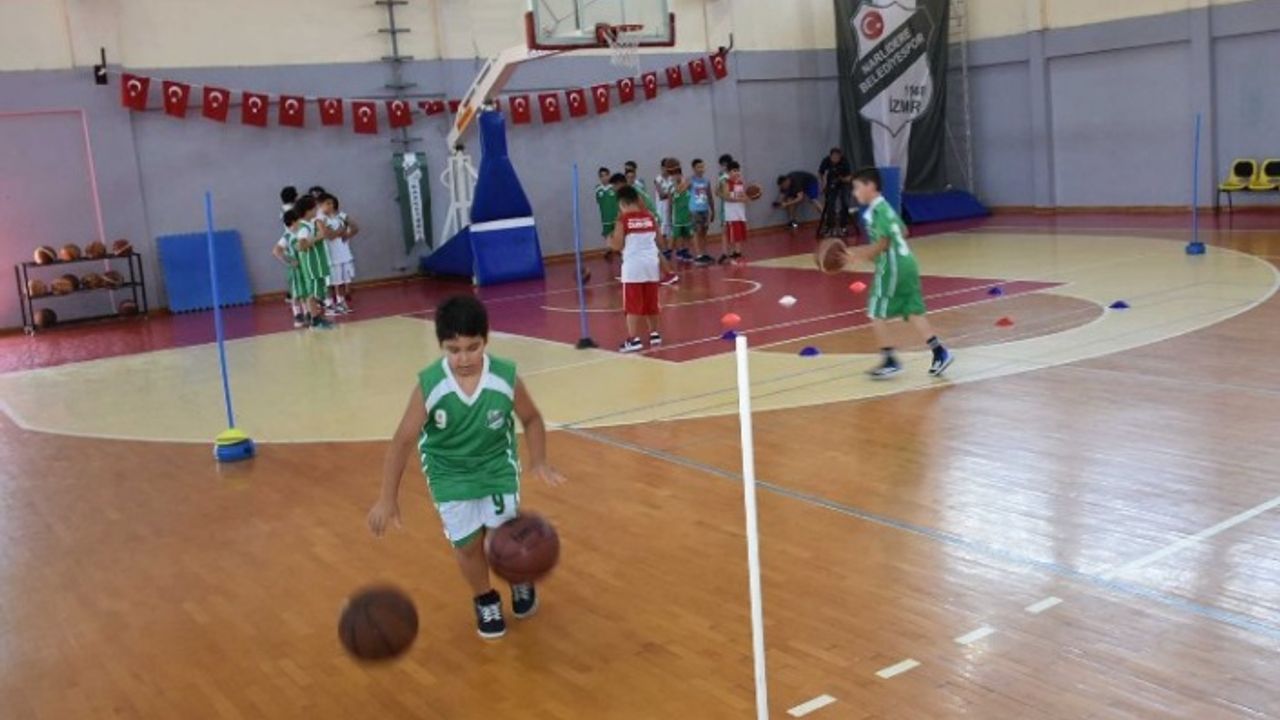İzmir Narlıdere'de sporcu nesiller yetişiyor