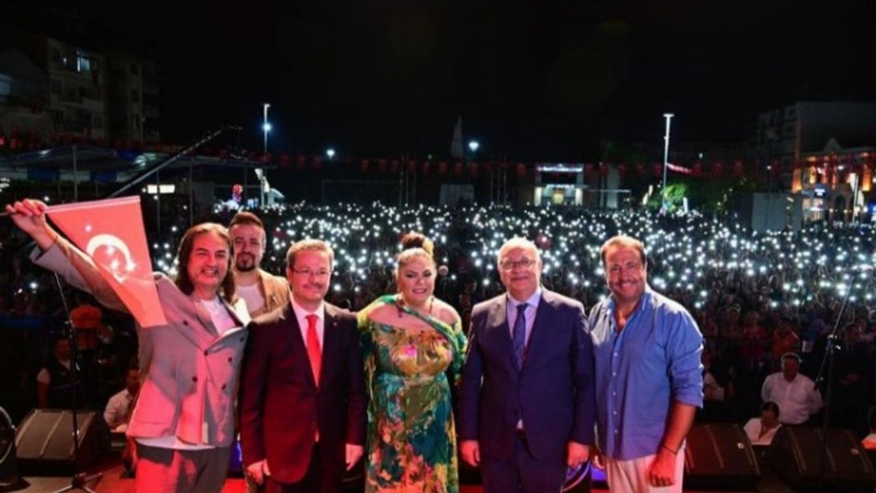 Manisa'da İzel-Çelik-Ercan'la nostalji rüzgarı