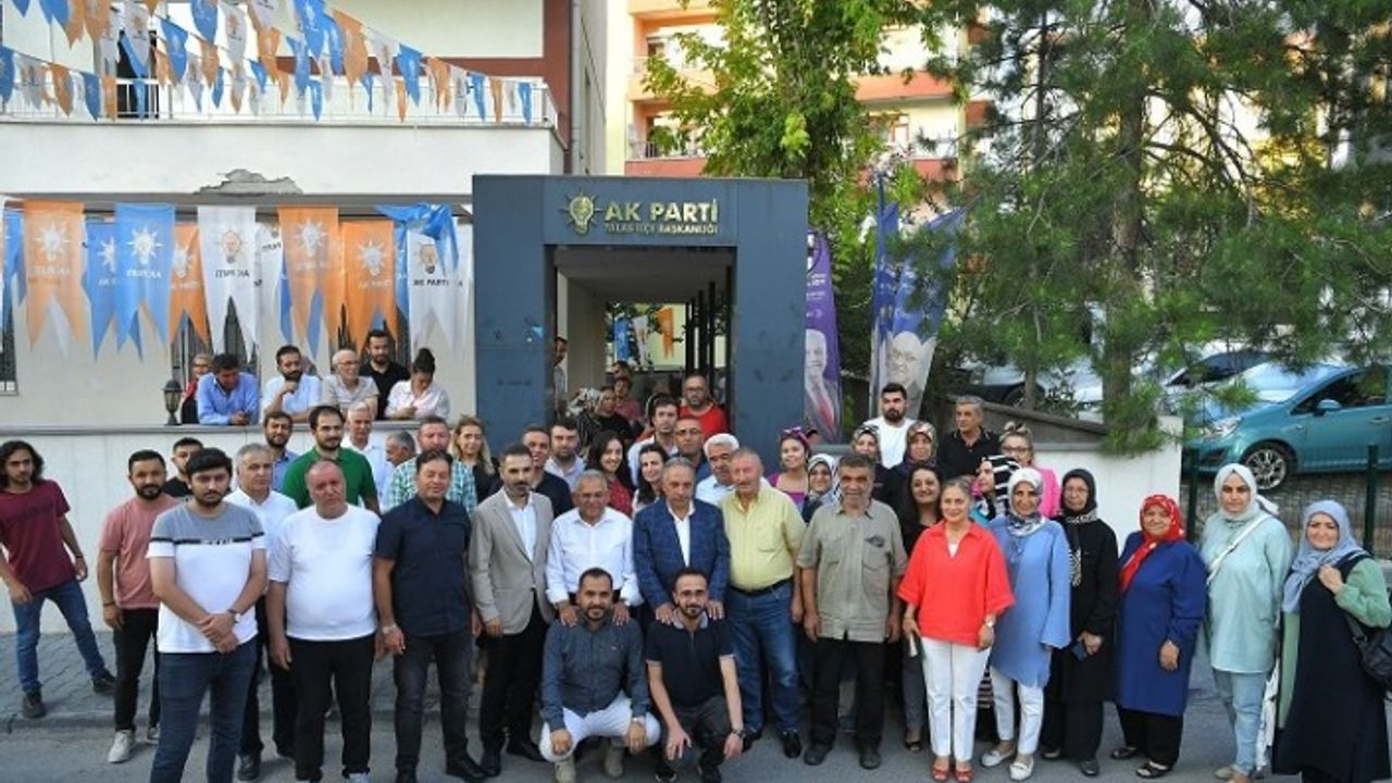 Memduh Büyükkılıç'tan AK Parti Talas'a ziyaret