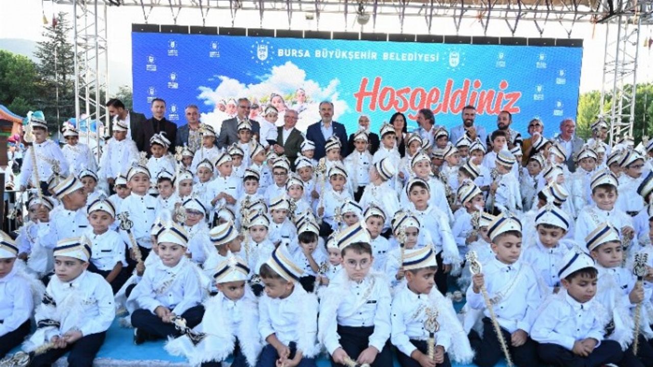 1000'den fazla çocuk erkekliğe ilk adımını attı