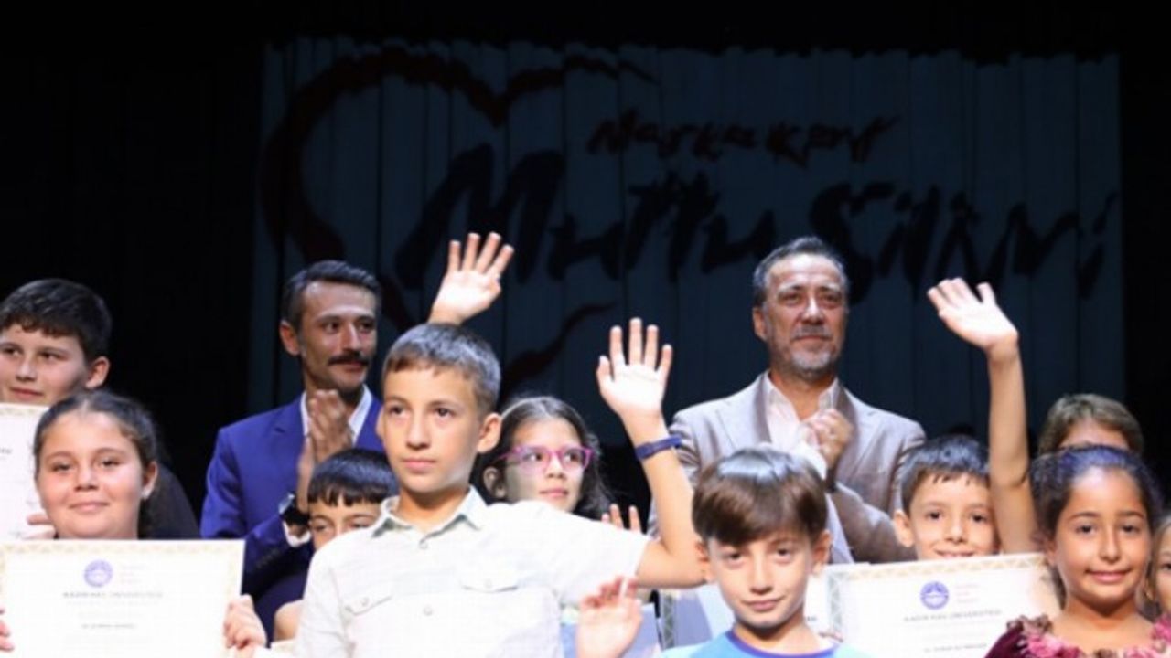 İstanbul Silivri'de öğrenciler İngilizce'yi ücretsiz öğreniyor