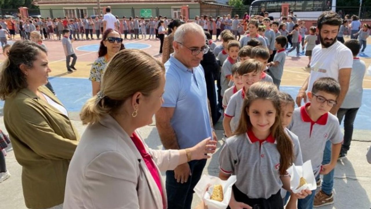İzmit her okul ve veliye ulaşmaya çalışıyor