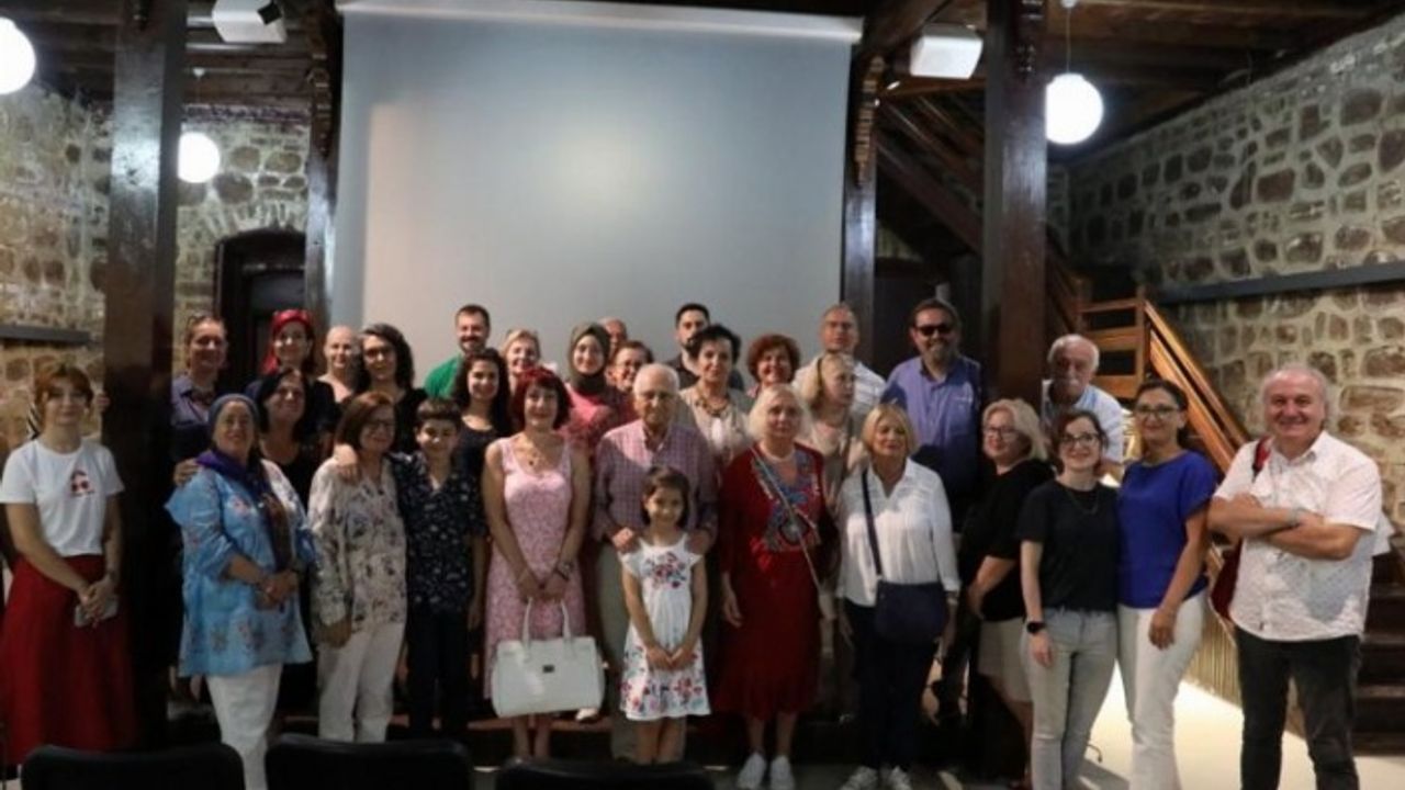 İzmit'ten 1 Eylül Dünya Barış Gününe özel şiir dinletisi