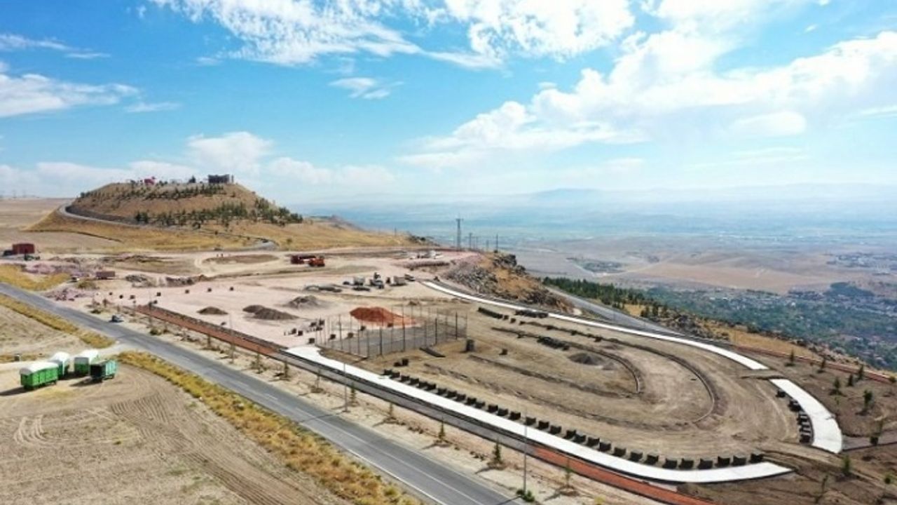 Kayseri Kocasinan Erkilet Millet Bahçesi çalışmaları tam gaz