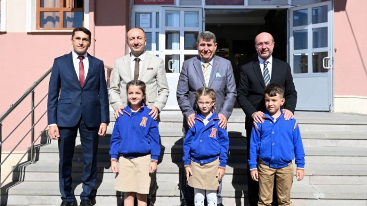 Konya Selçuklu'da Başkan Pekyatırmacı'dan okul ziyaretlerine devam