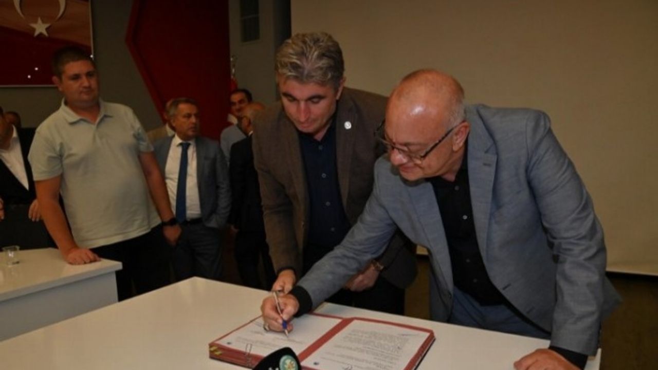 Manisa Kula'ya Büyükşehir'den 'kilit parke' desteği