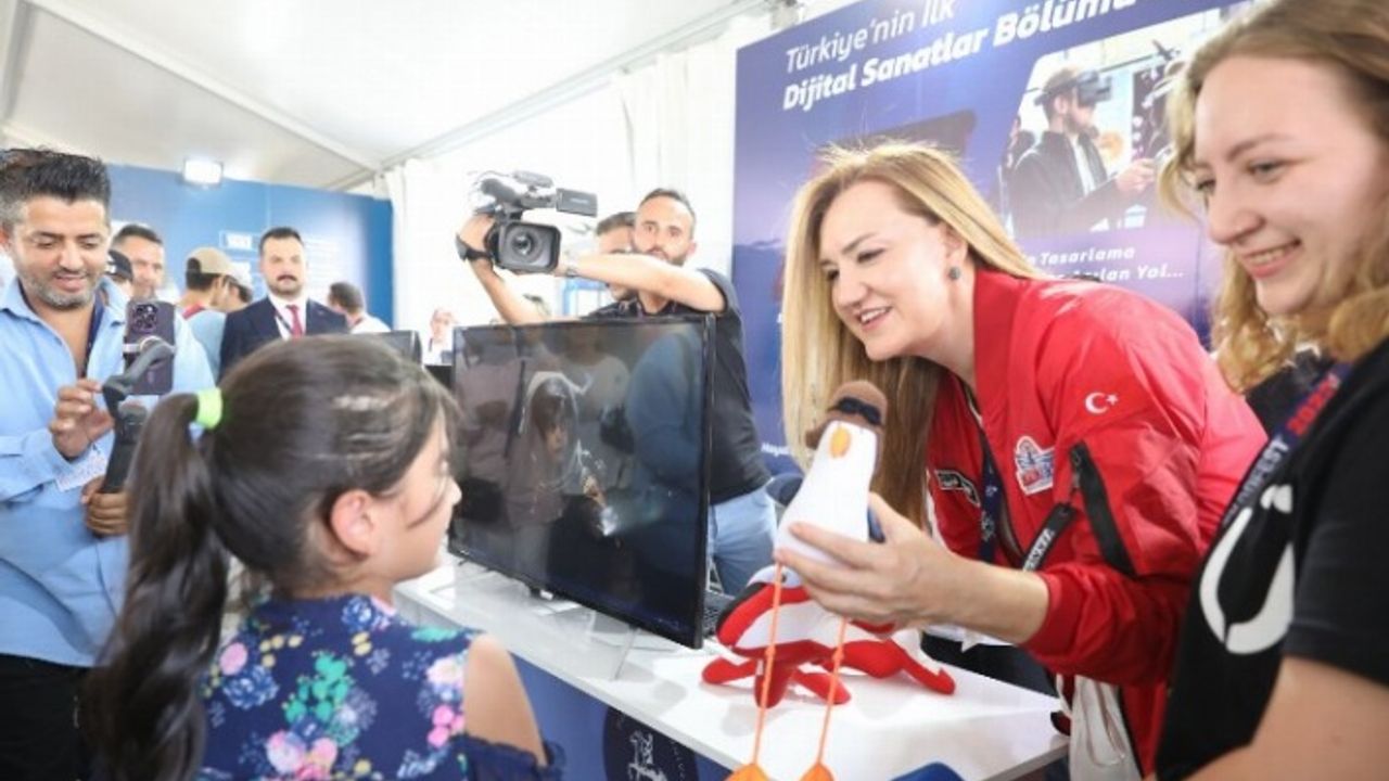 Rektör Hotar: Milli hedeflere gençlerin enerjisiyle ulaşacağız