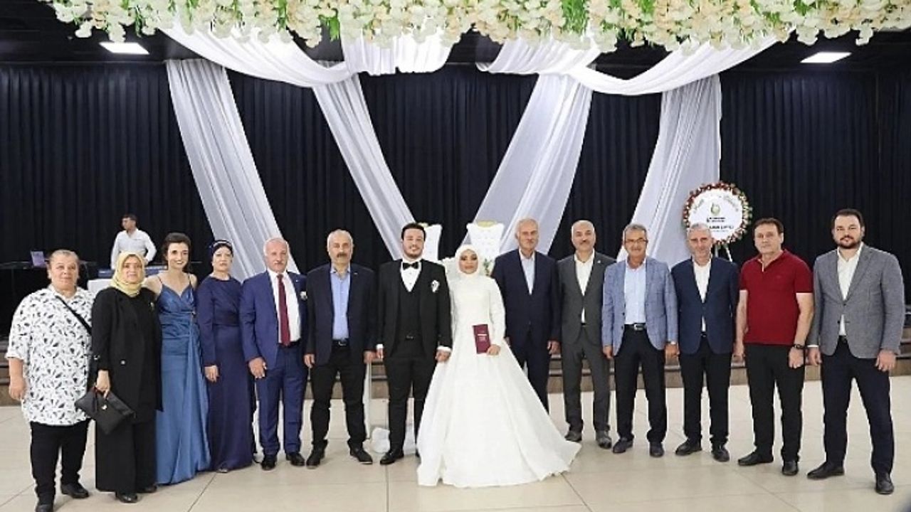 Dostları Şenol Kurt'un oğlunun düğününe akın etti