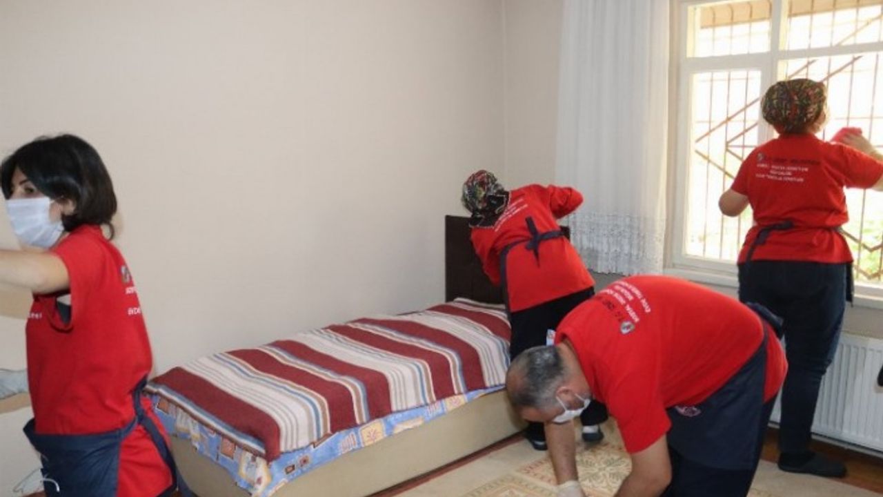 İzmit evde temizlik ile vatandaşın hayatını kolaylaştırıyor