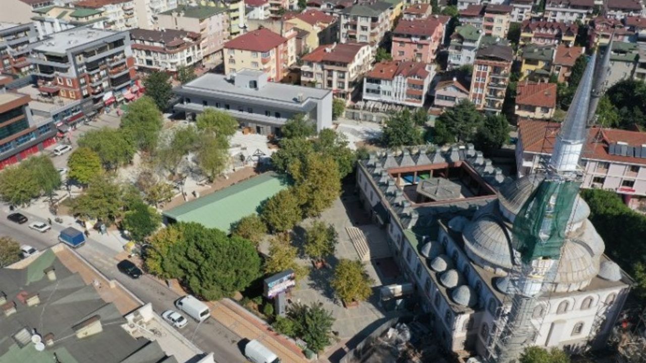 Körfez Yarımca Meydanı gün yüzüne çıkıyor