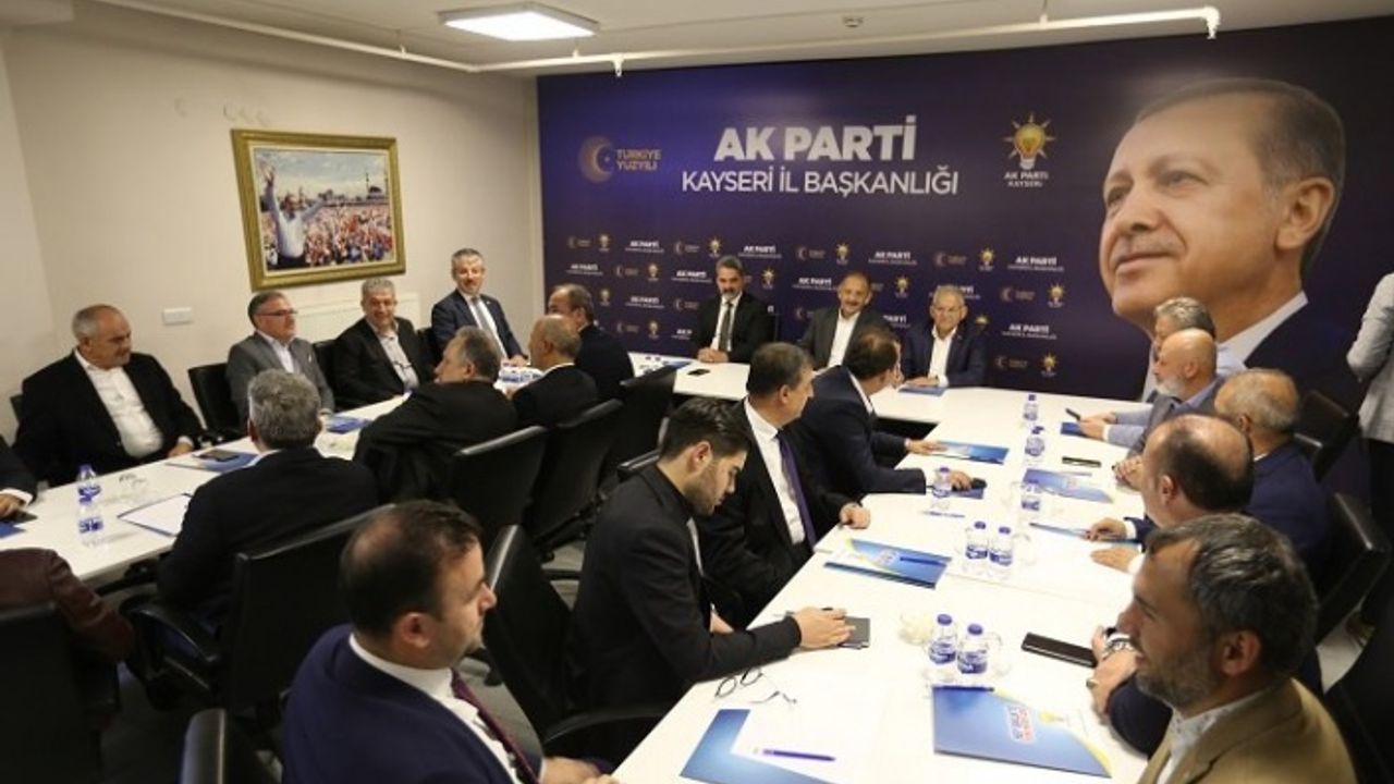 AK Parti Kayseri'den bakan ve başkanlı istişare toplantısı