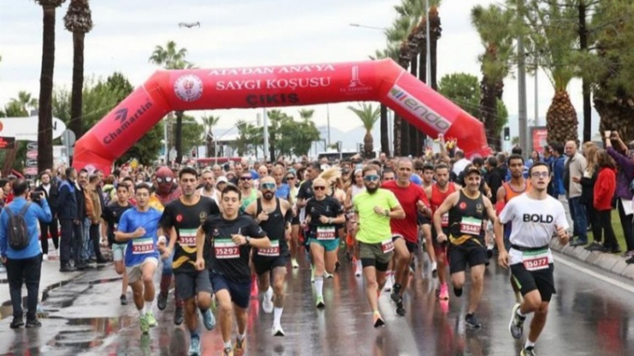 Başarılı atlet bu kez İzmir'den 'Işık' yaktı