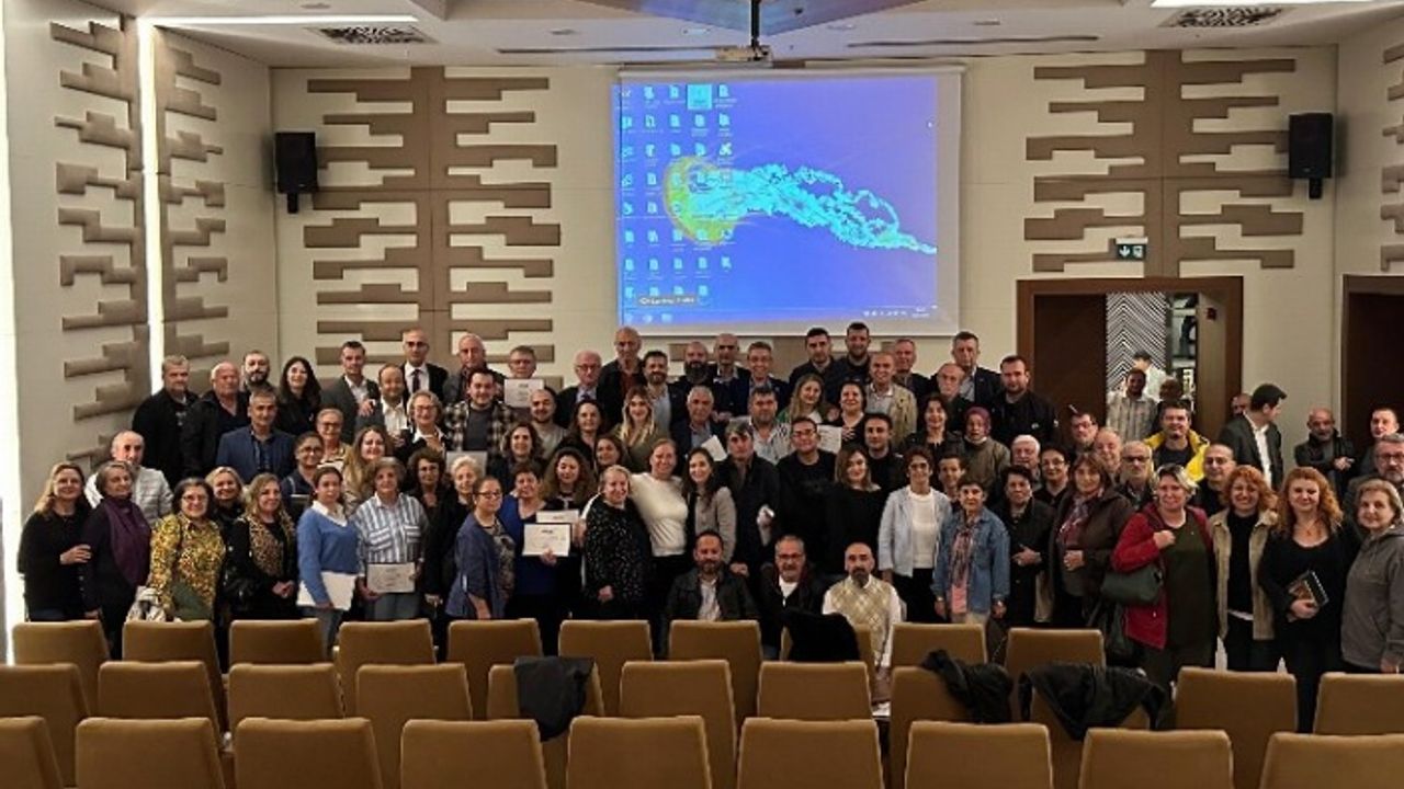 Bursa'da CHP Nilüfer teşkilatı parti tabanı ile buluştu
