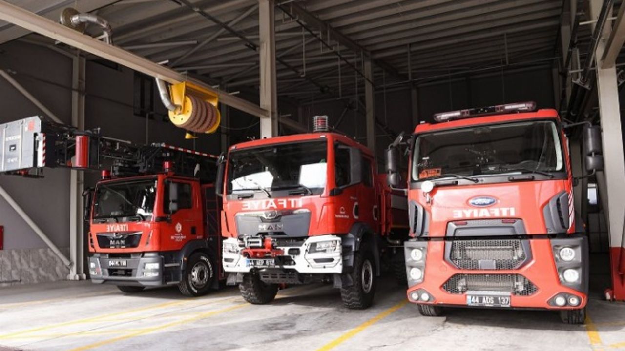 Malatya İtfaiyesi olası afetlere karşı eğitimi bırakmıyor