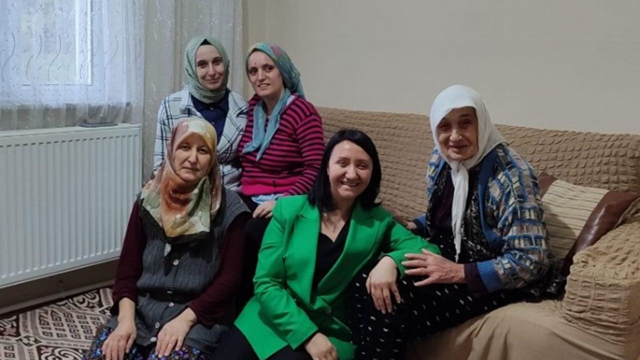 Zekiye Tekin'den Pazaryeri'nde gönülleri kazanmaya devam