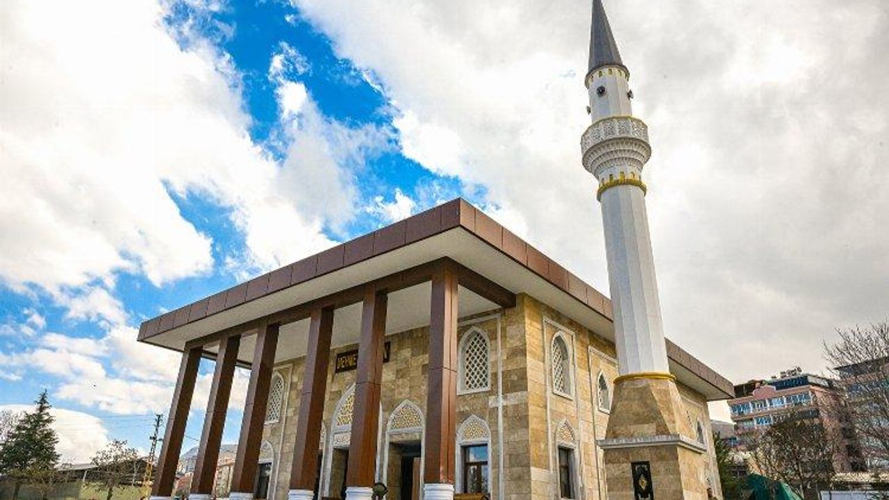 Mehmetçik Camii ibadete açıldı