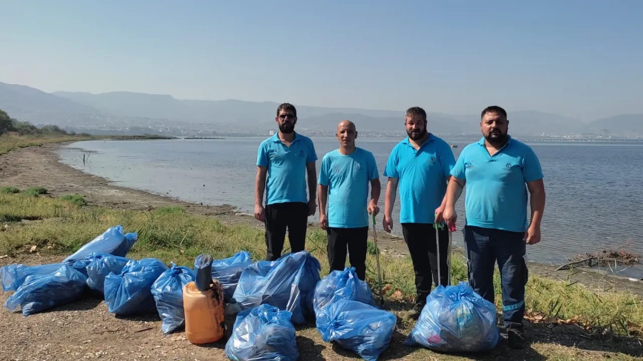 Kocaeli'de sahil temizliği Mavi Takım'dan sorulur