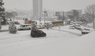 İSTANBUL - Kar yağışı etkisini sürdürüyor - TEM Samandıra'da trafik durma noktasına geldi
