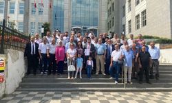 Gökhan Orhan, Mazbatayı aldı, partililere teşekkür etti.
