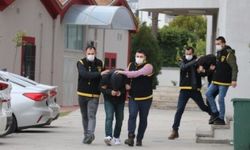 ADANA - Otomobilden 87 bin liranın çalınması güvenlik kamerasında