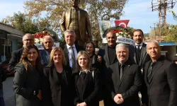 İzmir Güzelbahçe'ye Atatürk’ün yeni heykeli dikildi