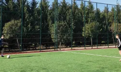 Çayırovalı çocuklar ara tatilde spor sahalarının keyfini çıkarıyor