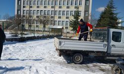 İzmit Belediyesi buzlanmaya karşı çalışmalarını sürdürüyor