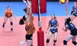 Voleybol maçında kadınlar sahada olacak