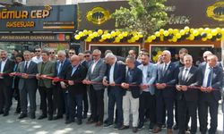 Birol Elüstü, Siyaseti buluşturdu
