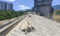 İzmit'te Kabaoğlu’nda parapet çalışması