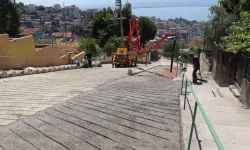İzmit'te 20 yıllık soruna 'beton yol' çözümü