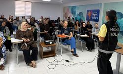 Narkotik polisinden annelere eğitim